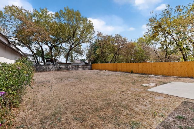 1512 Rowan Avenue, Dallas, TX 75223