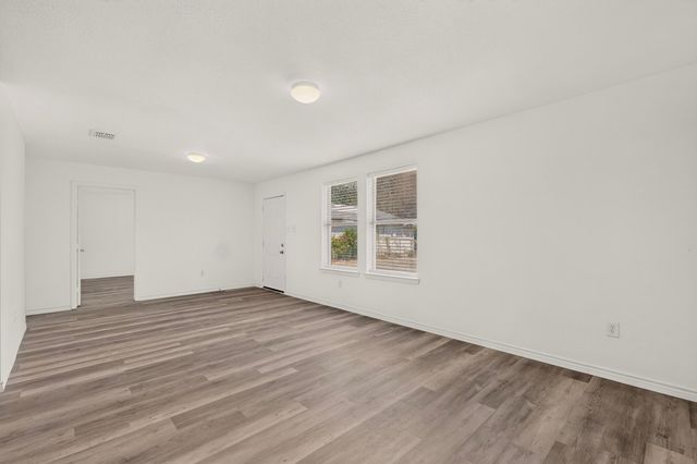1512 Rowan Avenue, Dallas, TX 75223
