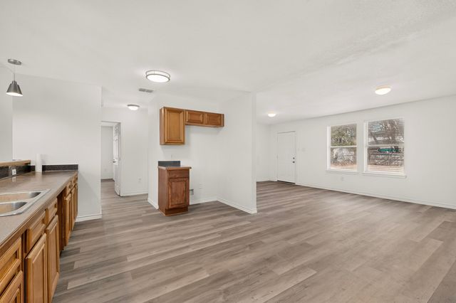1512 Rowan Avenue, Dallas, TX 75223