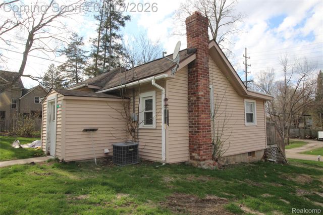 120 E Lafayette Street, Milford Village, MI 48381