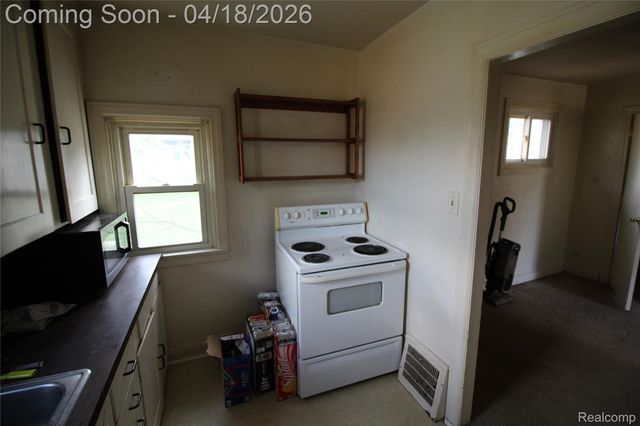 120 E Lafayette Street, Milford Village, MI 48381