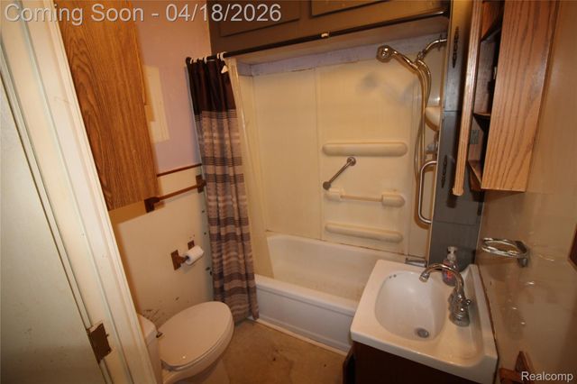 120 E Lafayette Street, Milford Village, MI 48381
