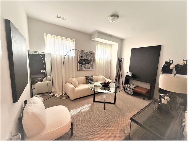 2835 W Division Street 1W, Chicago, IL 60622