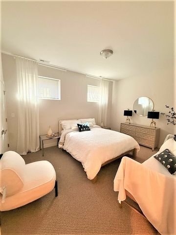 2835 W Division Street 1W, Chicago, IL 60622