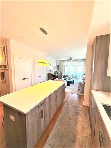 2835 W Division Street 1W, Chicago, IL 60622