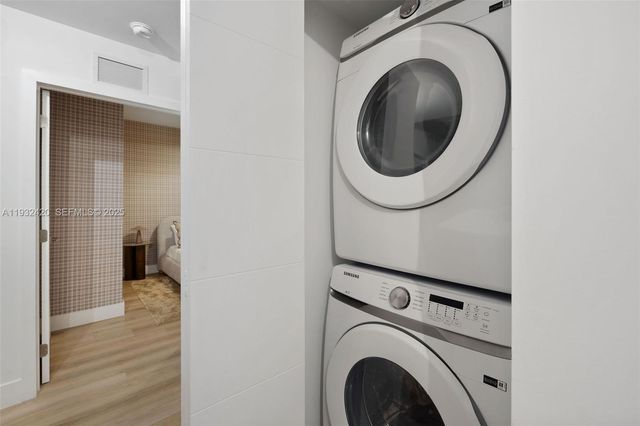 1542 NW 2nd St 105, Miami, FL 33125