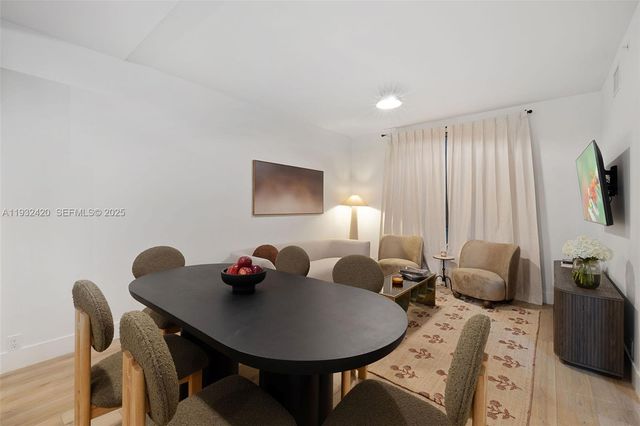 1542 NW 2nd St 105, Miami, FL 33125