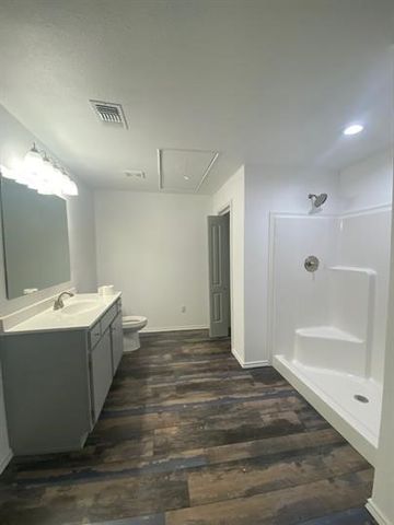 410 Pleasure Land Road, Gun Barrel City, TX 75156
