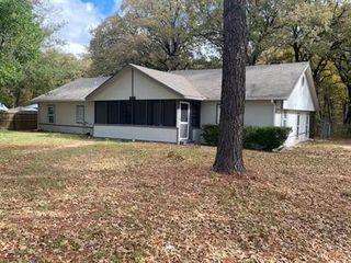 410 Pleasure Land Road, Gun Barrel City, TX 75156