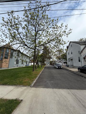 215 Spring Street, Lawrence, NY 11559