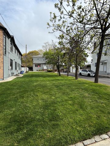 215 Spring Street, Lawrence, NY 11559