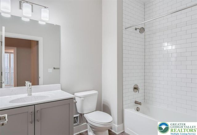 2295 Lafayette Park Drive A2, Forks Twp, PA 18040