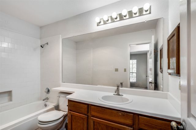 5401 Whisper Glen Drive, Arlington, TX 76017