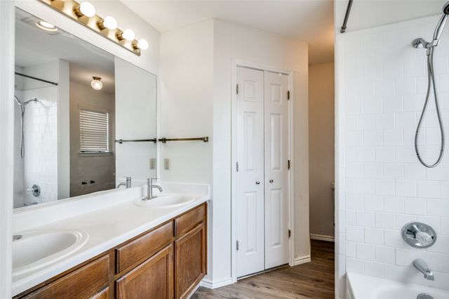 5401 Whisper Glen Drive, Arlington, TX 76017
