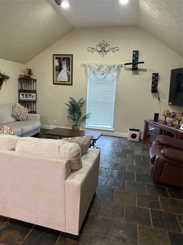 404 Clark Street N, Eagle Lake, TX 77434