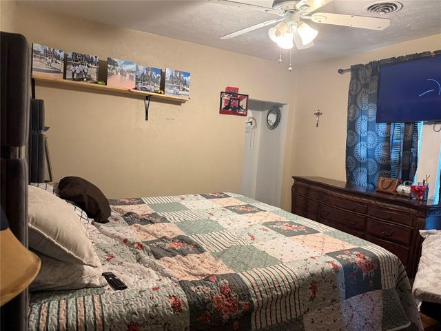 404 Clark Street N, Eagle Lake, TX 77434