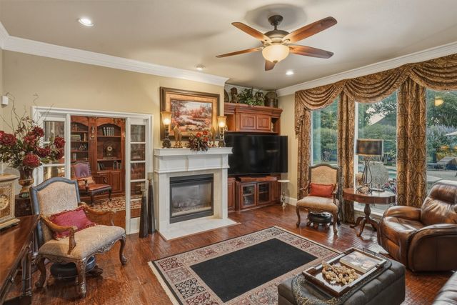 107 Nob Hill Lane, Ovilla, TX 75154