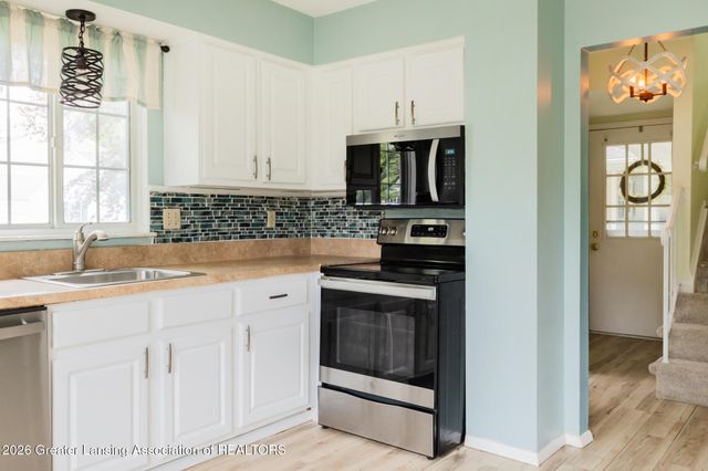 1628 Peppertree Lane 20, Lansing, MI 48912