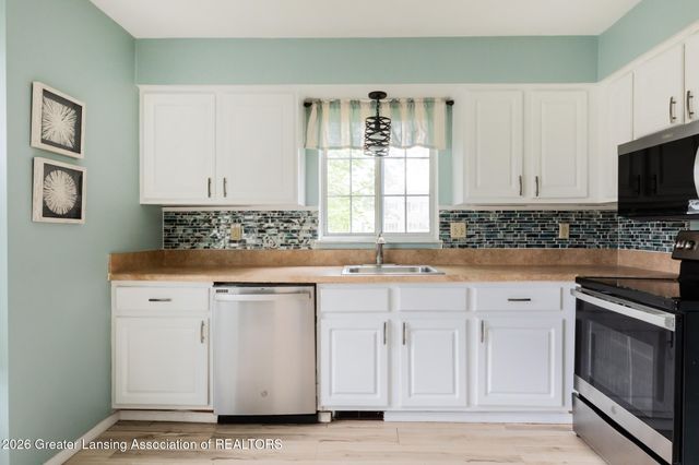 1628 Peppertree Lane 20, Lansing, MI 48912