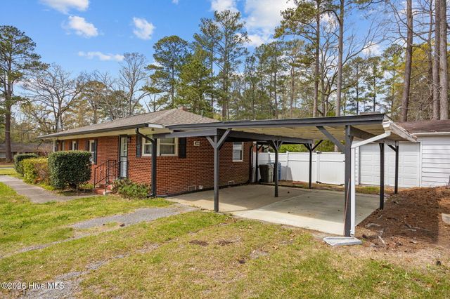 302 Oak Drive, Washington, NC 27889