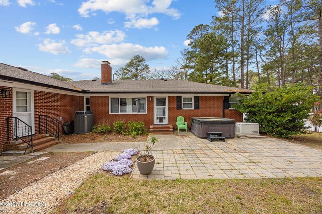 302 Oak Drive, Washington, NC 27889
