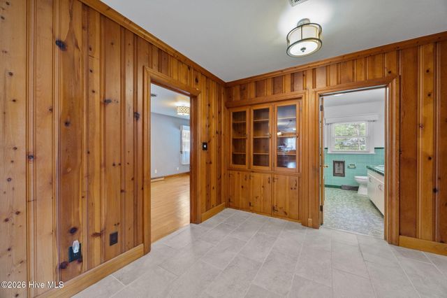 302 Oak Drive, Washington, NC 27889