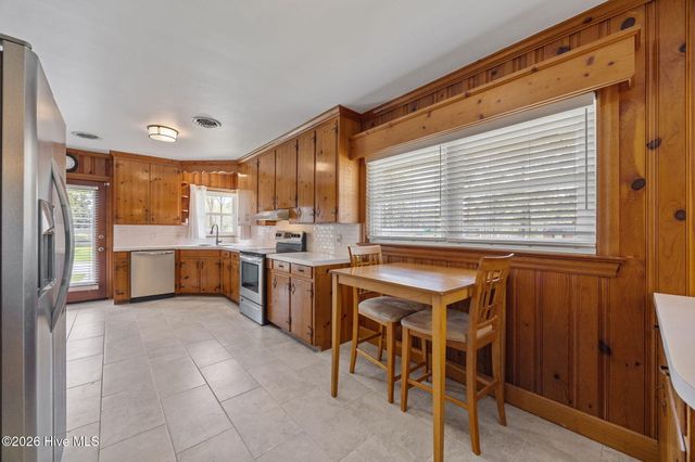 302 Oak Drive, Washington, NC 27889