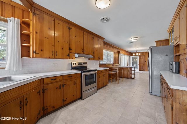 302 Oak Drive, Washington, NC 27889