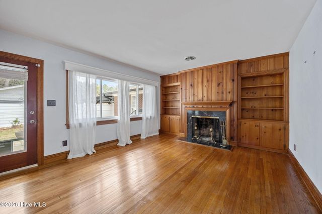 302 Oak Drive, Washington, NC 27889