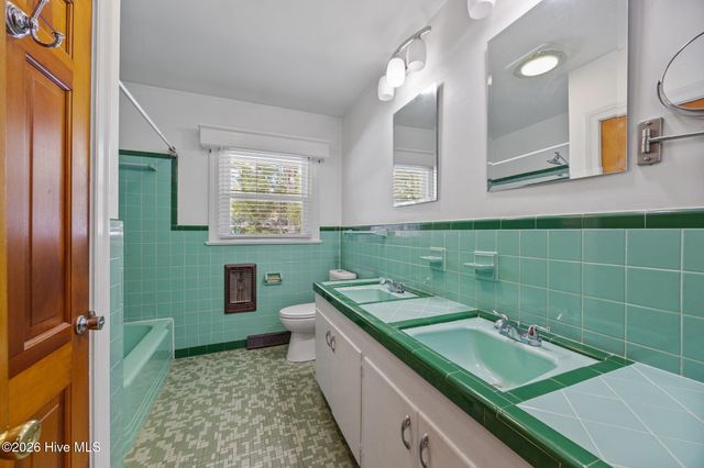 302 Oak Drive, Washington, NC 27889