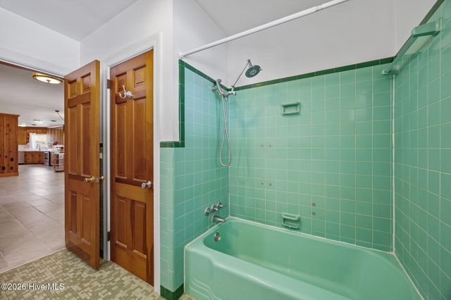 302 Oak Drive, Washington, NC 27889