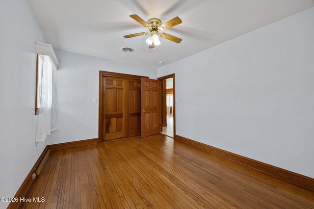 302 Oak Drive, Washington, NC 27889