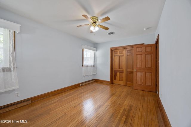 302 Oak Drive, Washington, NC 27889