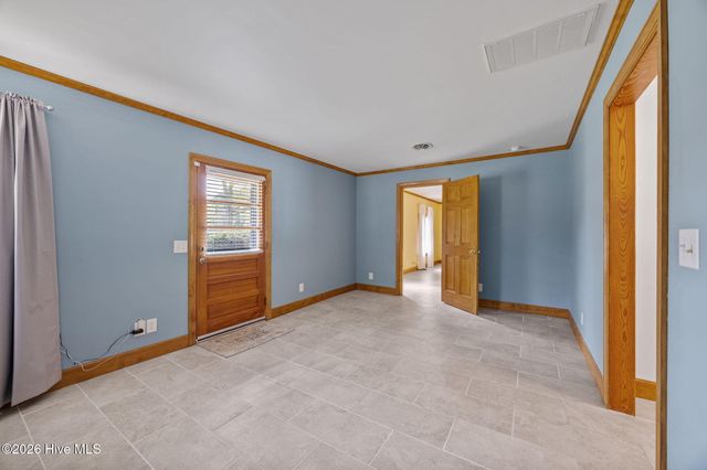 302 Oak Drive, Washington, NC 27889