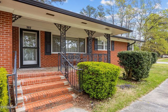 302 Oak Drive, Washington, NC 27889