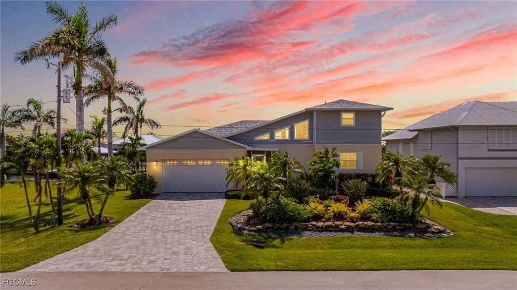 2372 Cherimoya LN, St James City, FL 33956