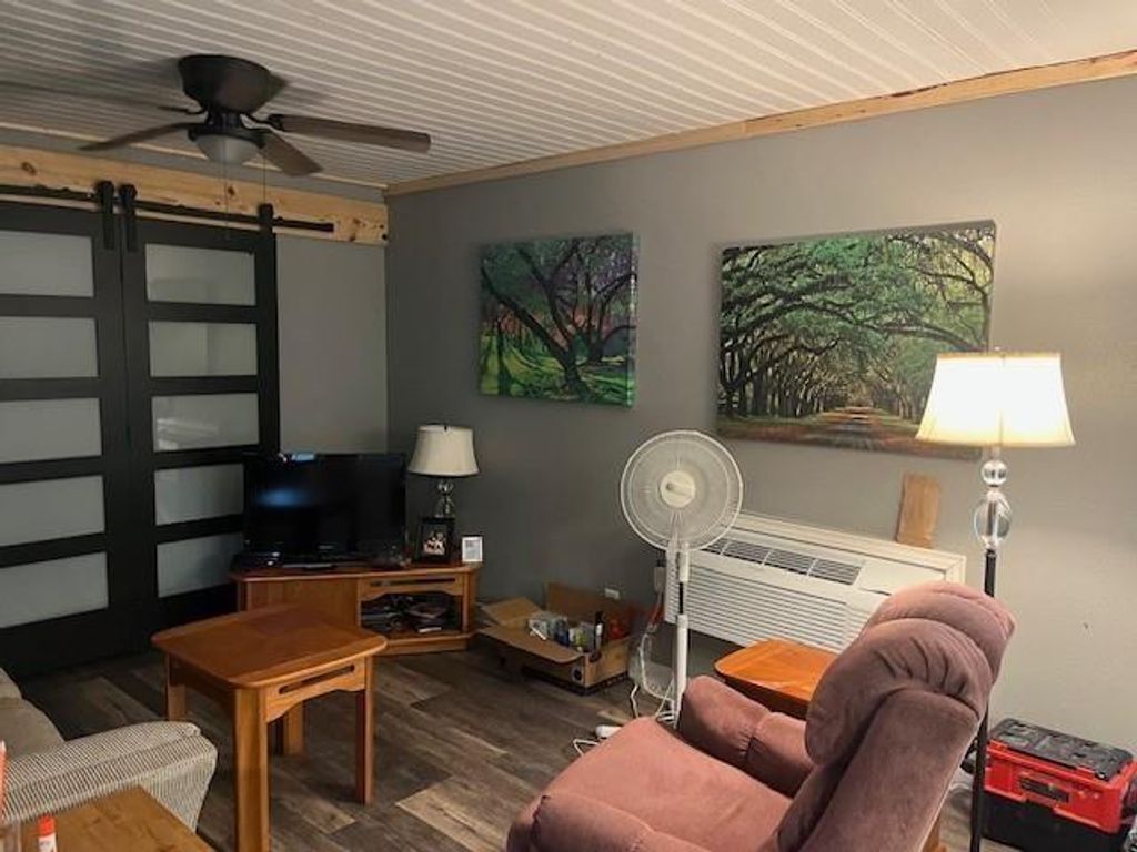 13120 S Lee Shore Drive, Willis, TX 77318