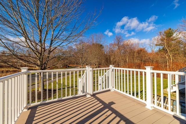 1 Juneberry Ln 82, Worcester, MA 01606