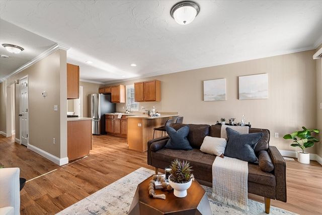 1 Juneberry Ln 82, Worcester, MA 01606