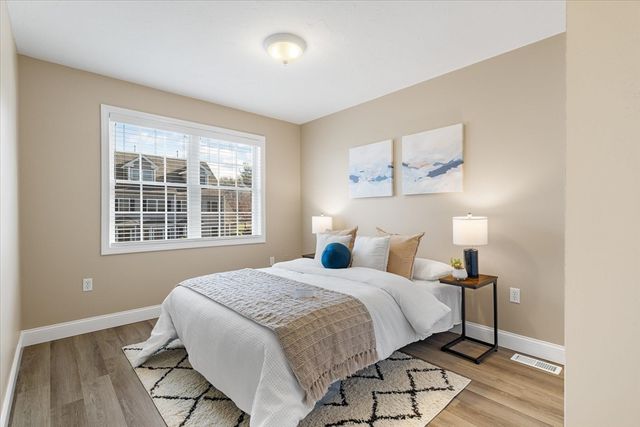 1 Juneberry Ln 82, Worcester, MA 01606