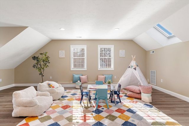 1 Juneberry Ln 82, Worcester, MA 01606