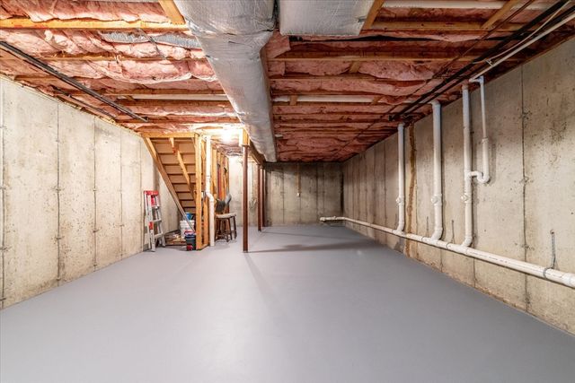 1 Juneberry Ln 82, Worcester, MA 01606