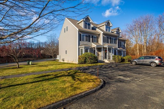 1 Juneberry Ln 82, Worcester, MA 01606