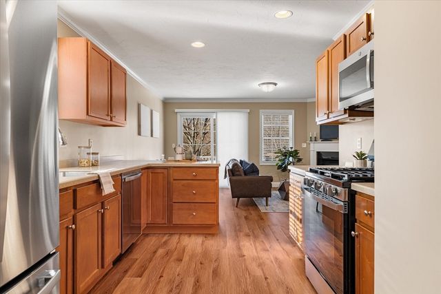 1 Juneberry Ln 82, Worcester, MA 01606