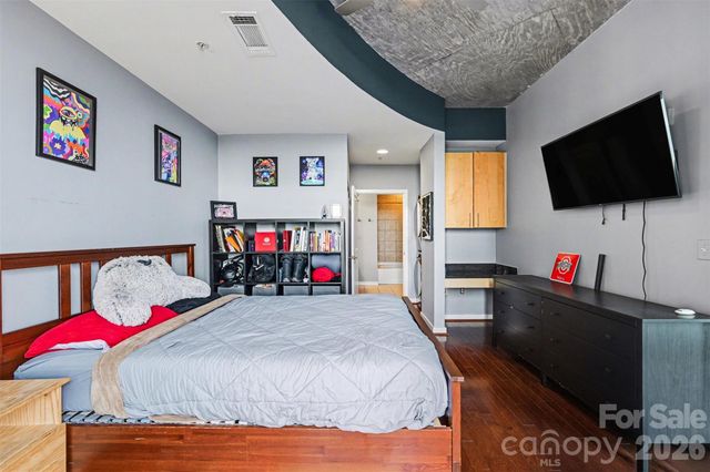 210 N Church Street 1411, Charlotte, NC 28202