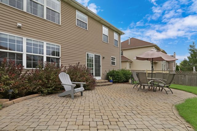 2145 Whitetail Drive, Aurora, IL 60503
