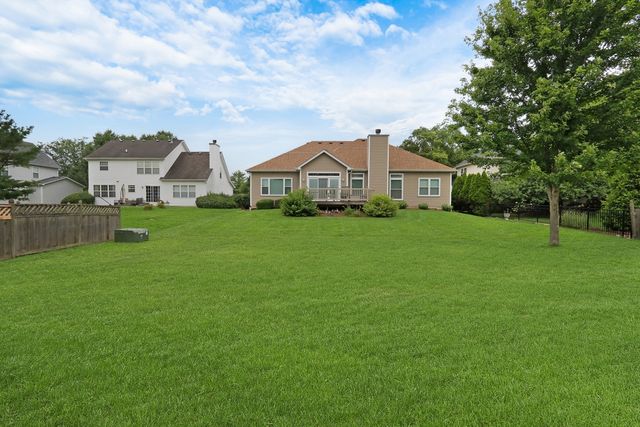 2145 Whitetail Drive, Aurora, IL 60503