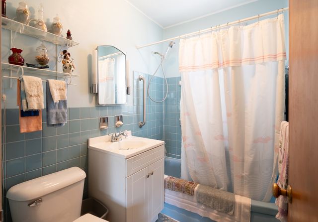 1744 Wesley Avenue, Evanston, IL 60201