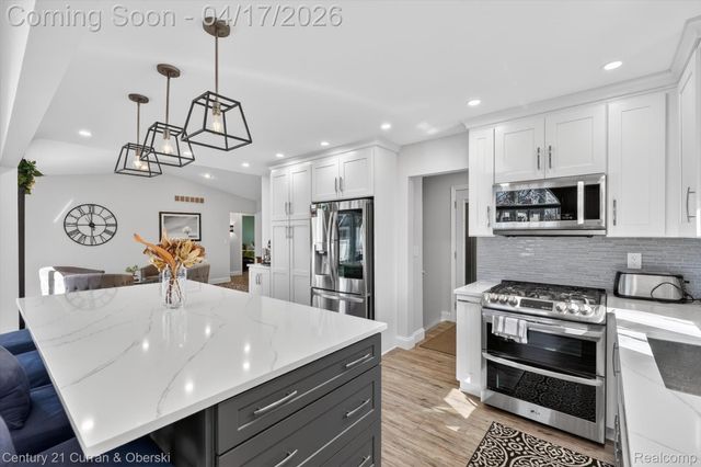 39627 Kirkland Drive, Canton Charter Township, MI 48188