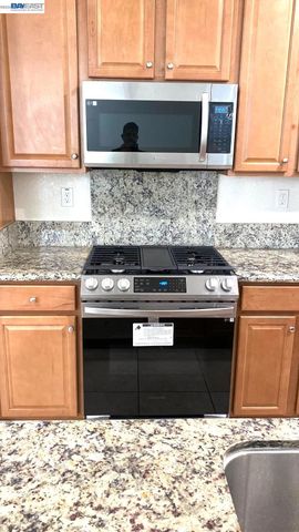 277 W Saint Francis Ave, Mountain House, CA 95391